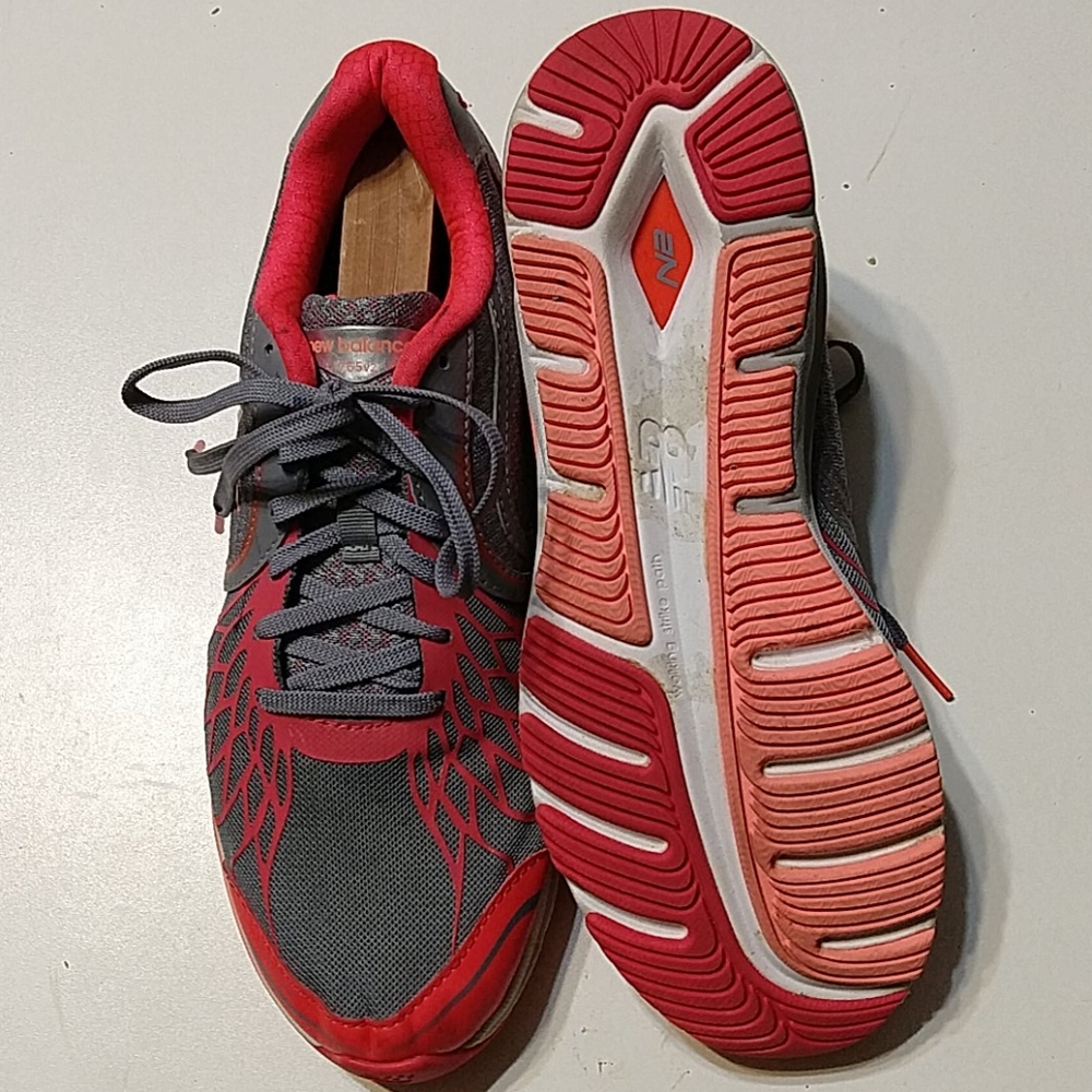 New Balance Running Shoes - Picture 2 of 6